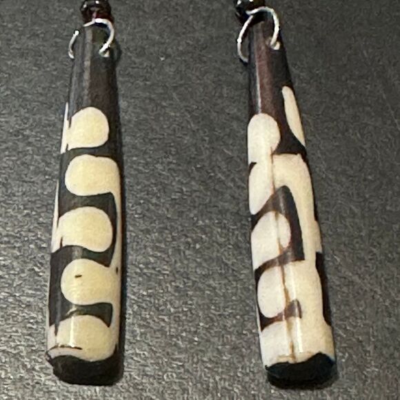 NWOT African Bone Round Teardrop Earrings - Picture 2 of 5